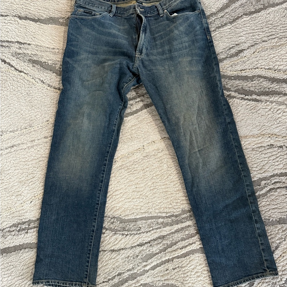 Calvin Klein Jeans Men's Straight Fit in Faded Blue